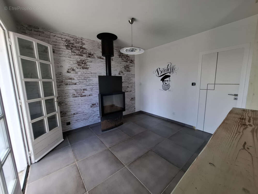 Maison à ATHOS-ASPIS