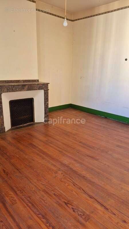 Maison à MONTREJEAU