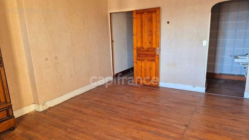 Maison à MONTREJEAU