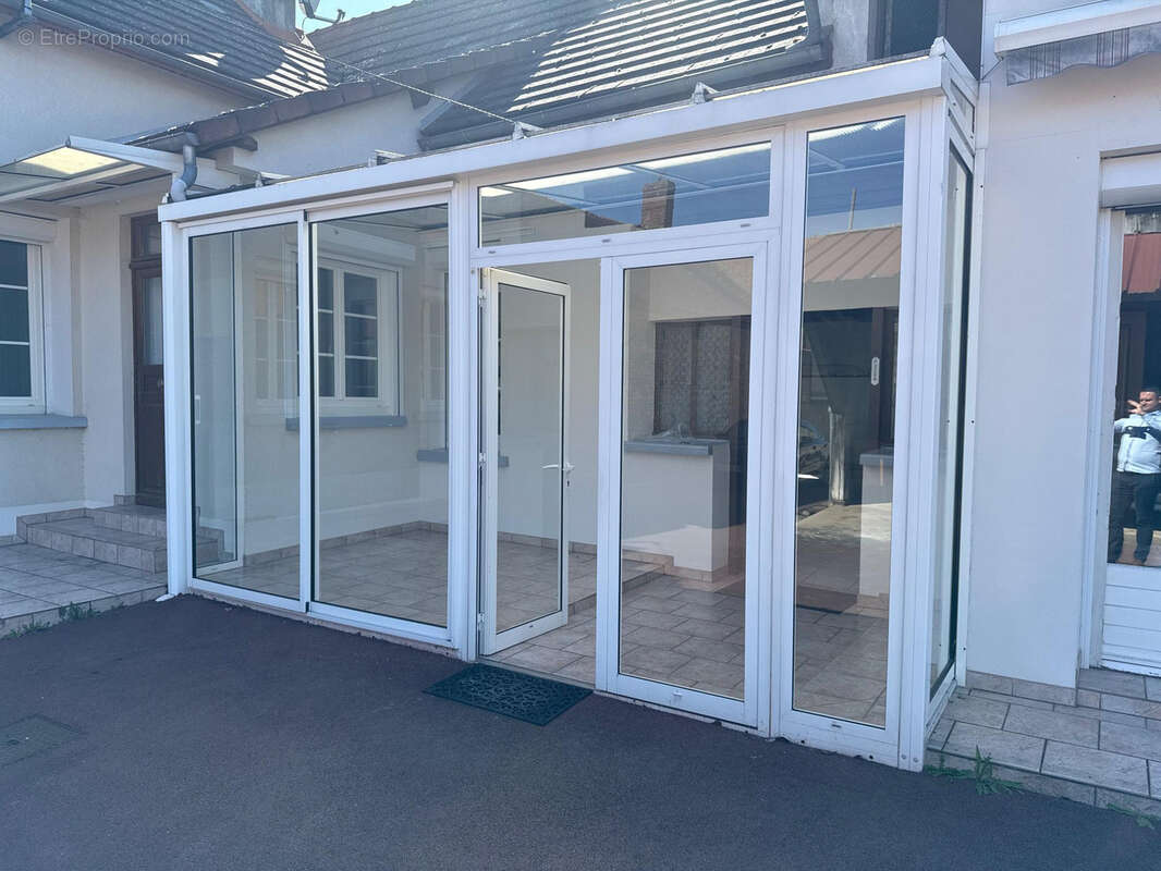 Maison à FLEURY-LA-VALLEE