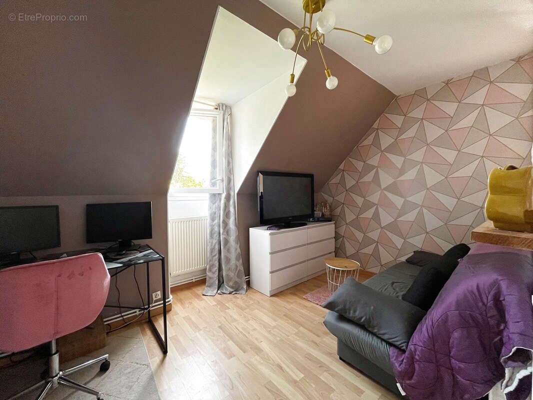 Maison à CRECY-LA-CHAPELLE