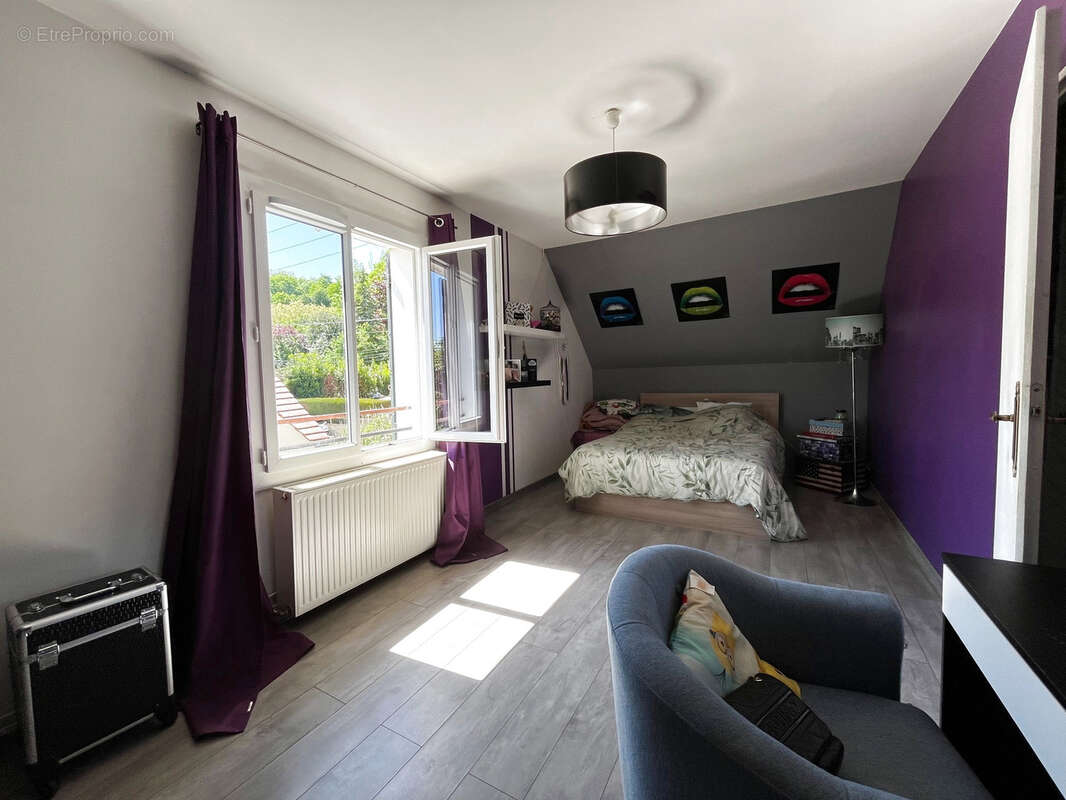 Maison à CRECY-LA-CHAPELLE