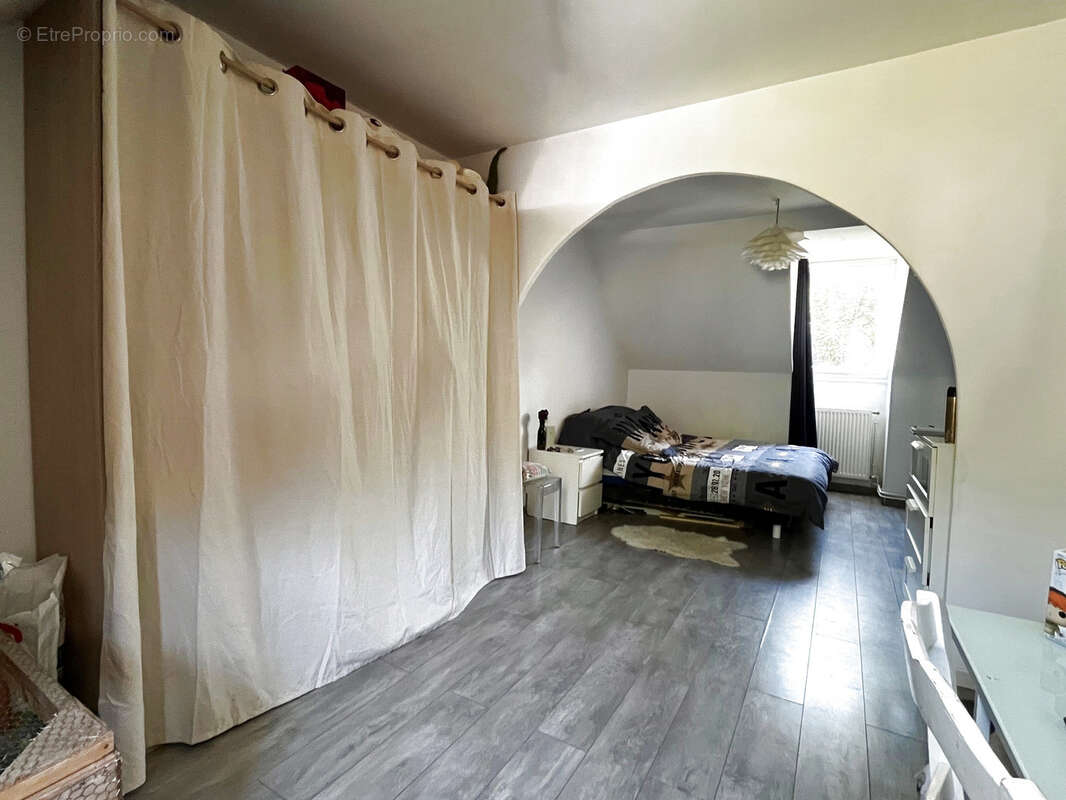 Maison à CRECY-LA-CHAPELLE