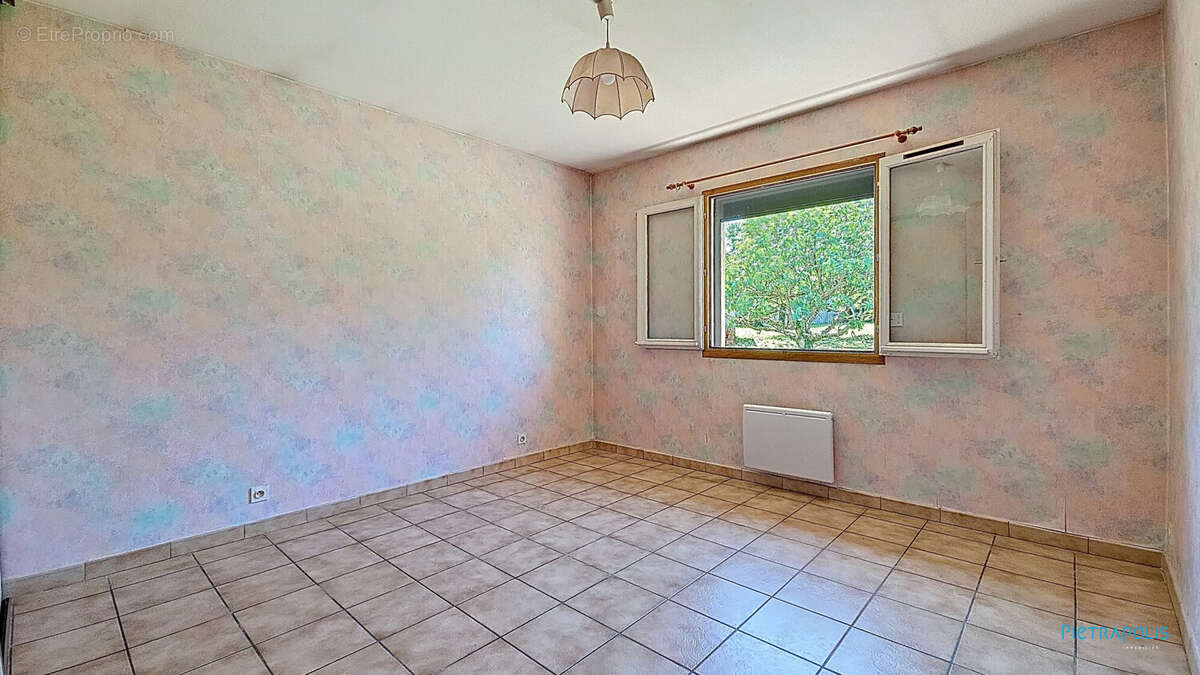 Maison à EYZIN-PINET