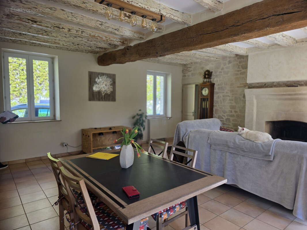 Maison à SAINT-DENIS-DE-PALIN