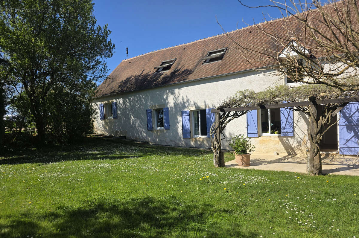 Maison à SAINT-DENIS-DE-PALIN