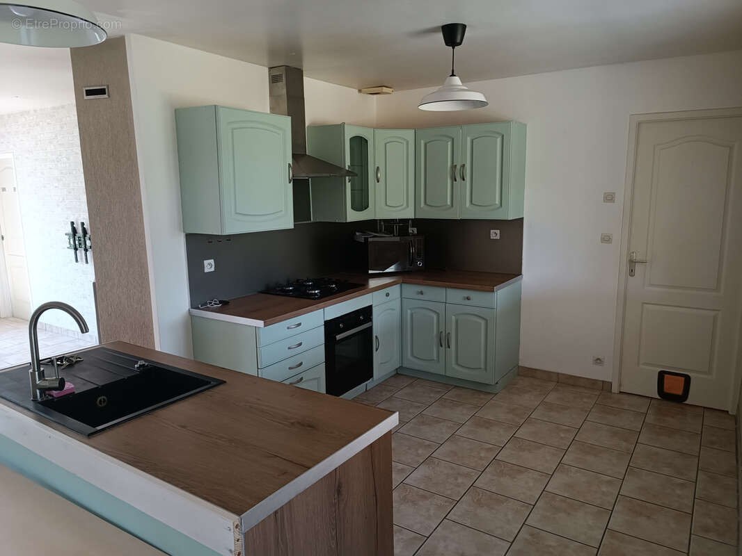 Maison à SAINT-MARTIN-DES-CHAMPS