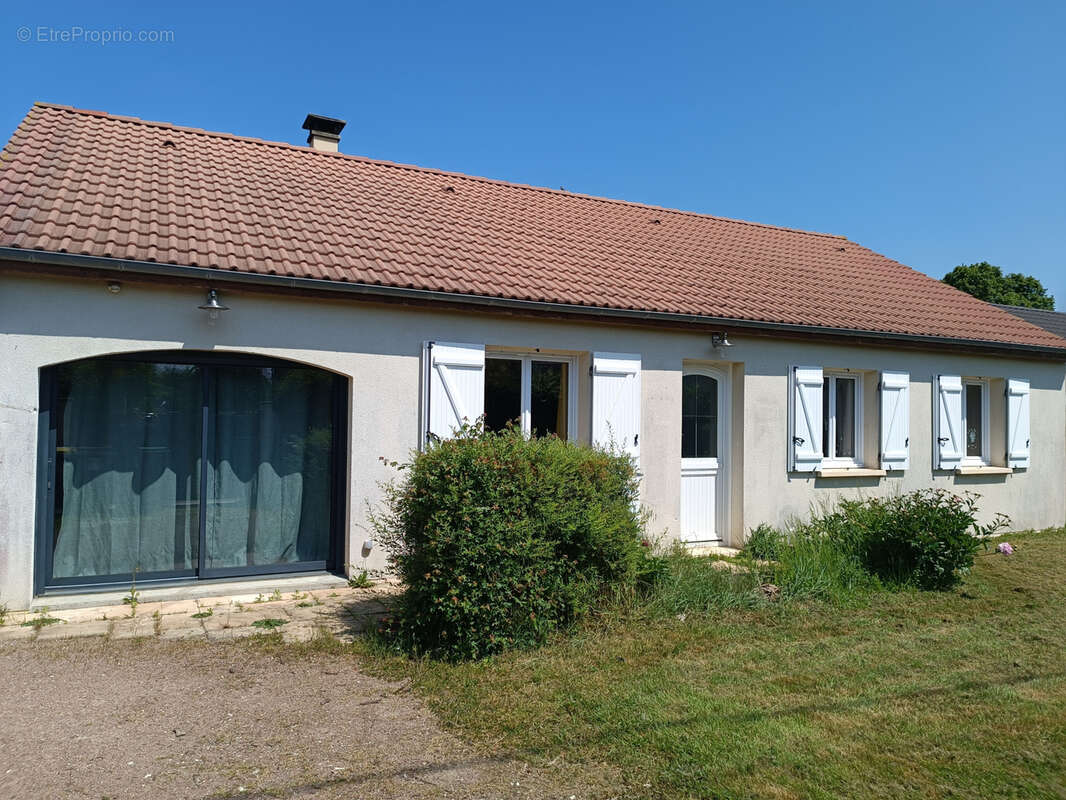 Maison à SAINT-MARTIN-DES-CHAMPS