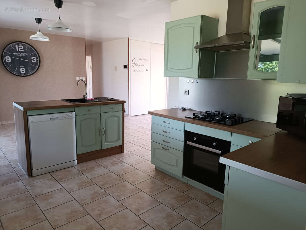 Maison à SAINT-MARTIN-DES-CHAMPS