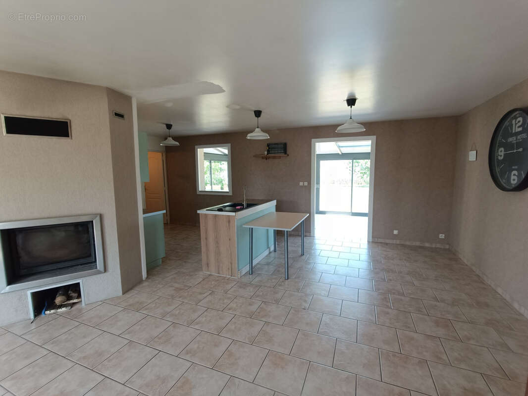 Maison à SAINT-MARTIN-DES-CHAMPS