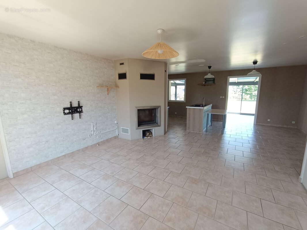 Maison à SAINT-MARTIN-DES-CHAMPS