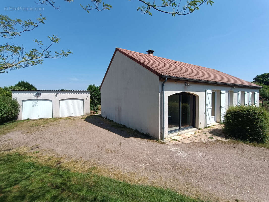 Maison à SAINT-MARTIN-DES-CHAMPS