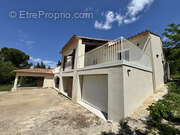 Maison à SAINT-CLEMENT-DE-RIVIERE