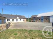 Maison à SAINT-CYR-LE-GRAVELAIS