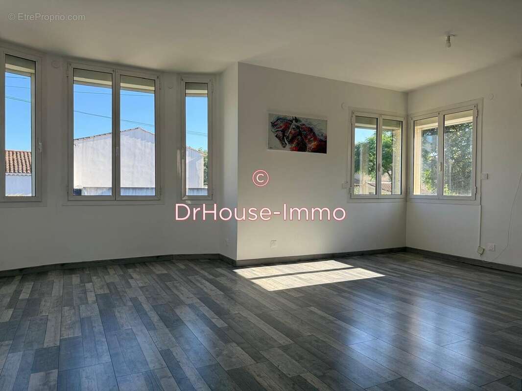 Maison à SAINT-VICTORET