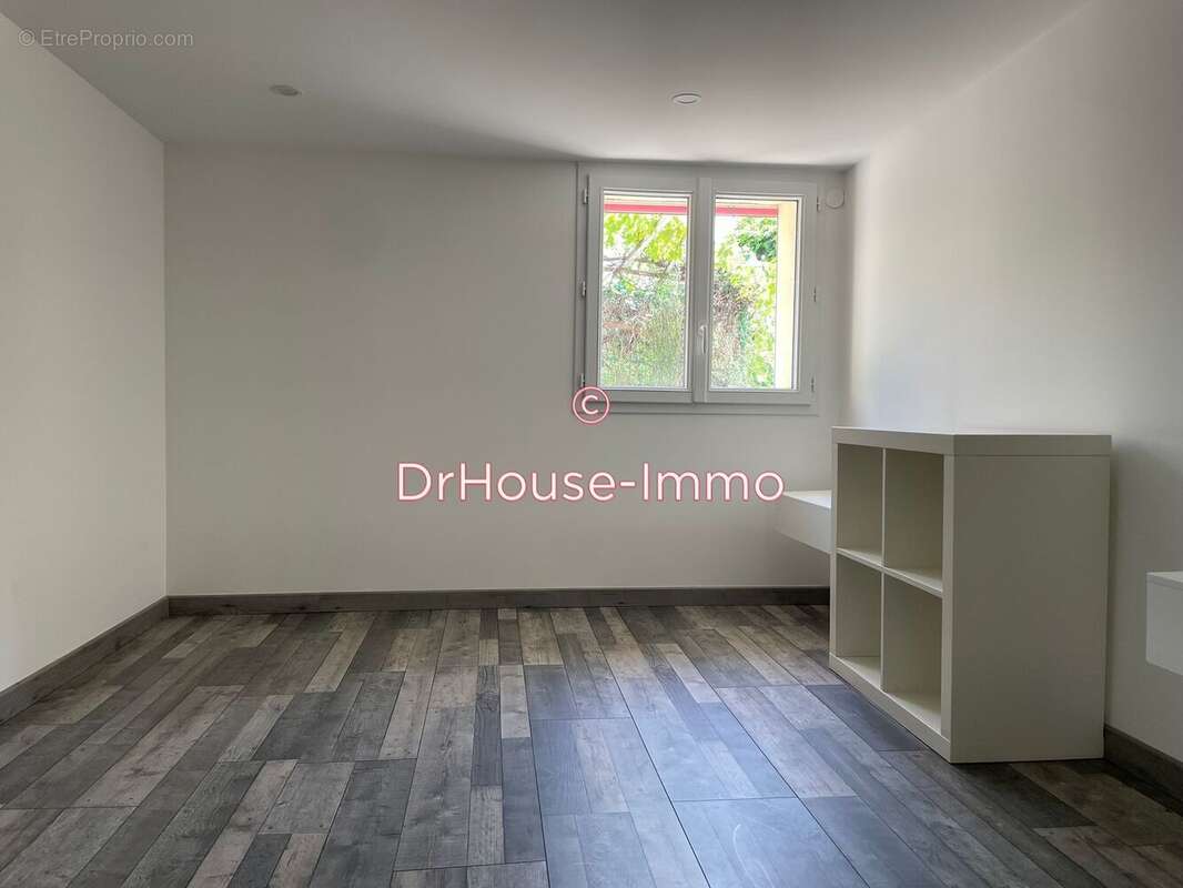 Maison à SAINT-VICTORET