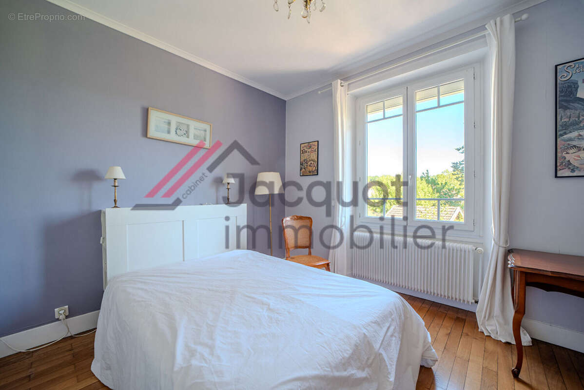 Maison à LONS-LE-SAUNIER