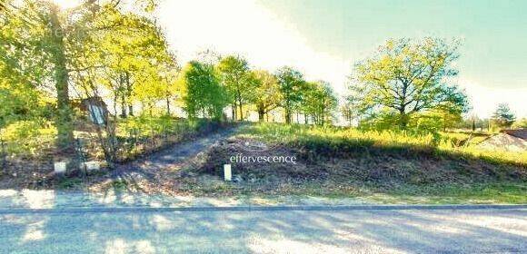 Terrain à SAINT-HILAIRE-LES-PLACES