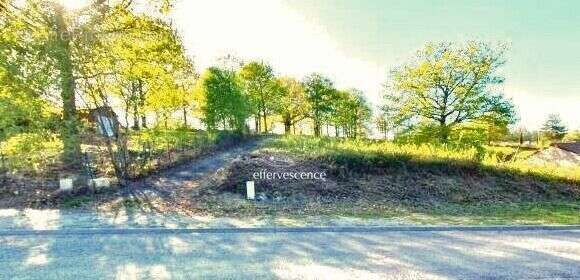 Terrain à SAINT-HILAIRE-LES-PLACES