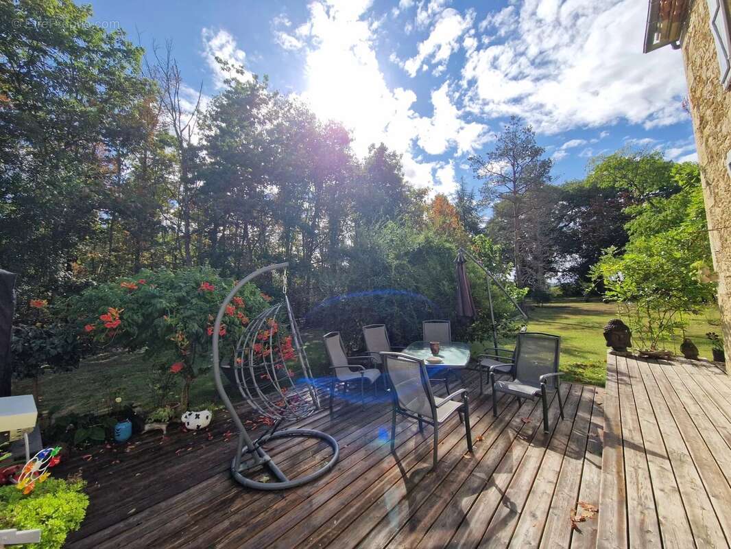 Maison à VIC-FEZENSAC