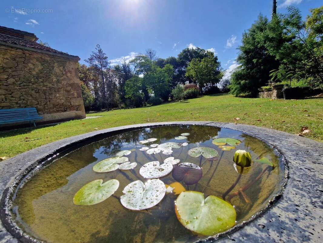 Maison à VIC-FEZENSAC