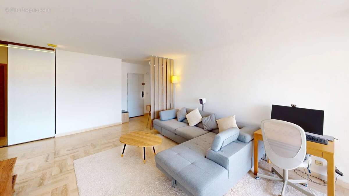 Appartement à MANDELIEU-LA-NAPOULE