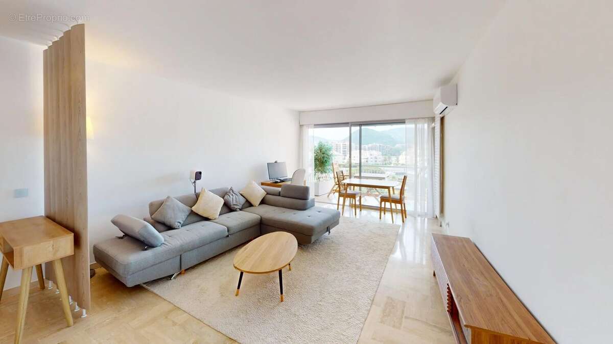 Appartement à MANDELIEU-LA-NAPOULE