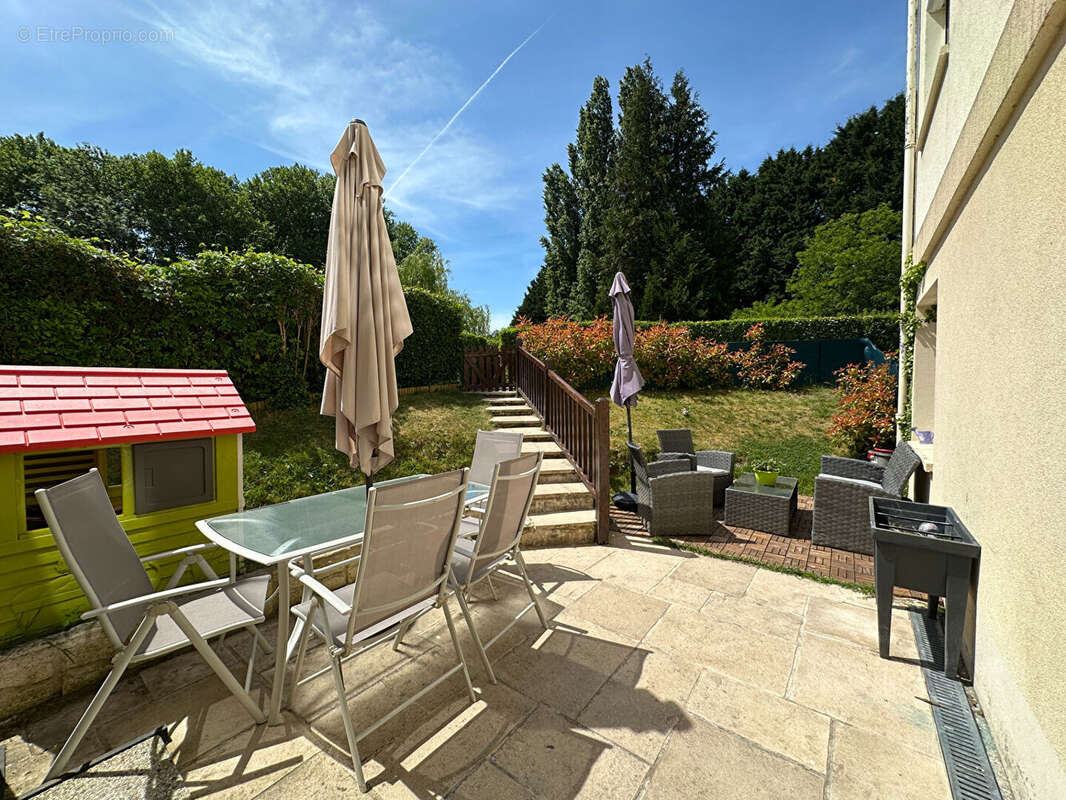 Appartement à NOISY-SUR-ECOLE