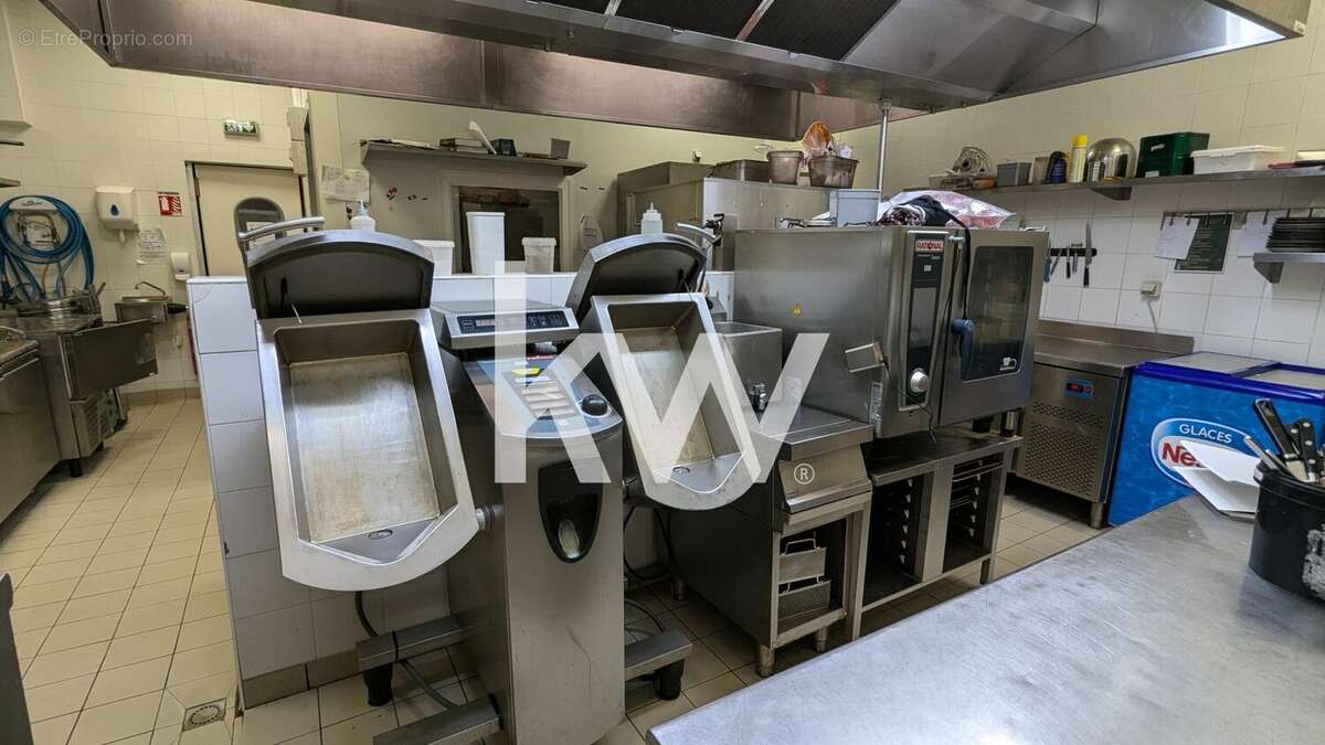 Commerce à MEYREUIL