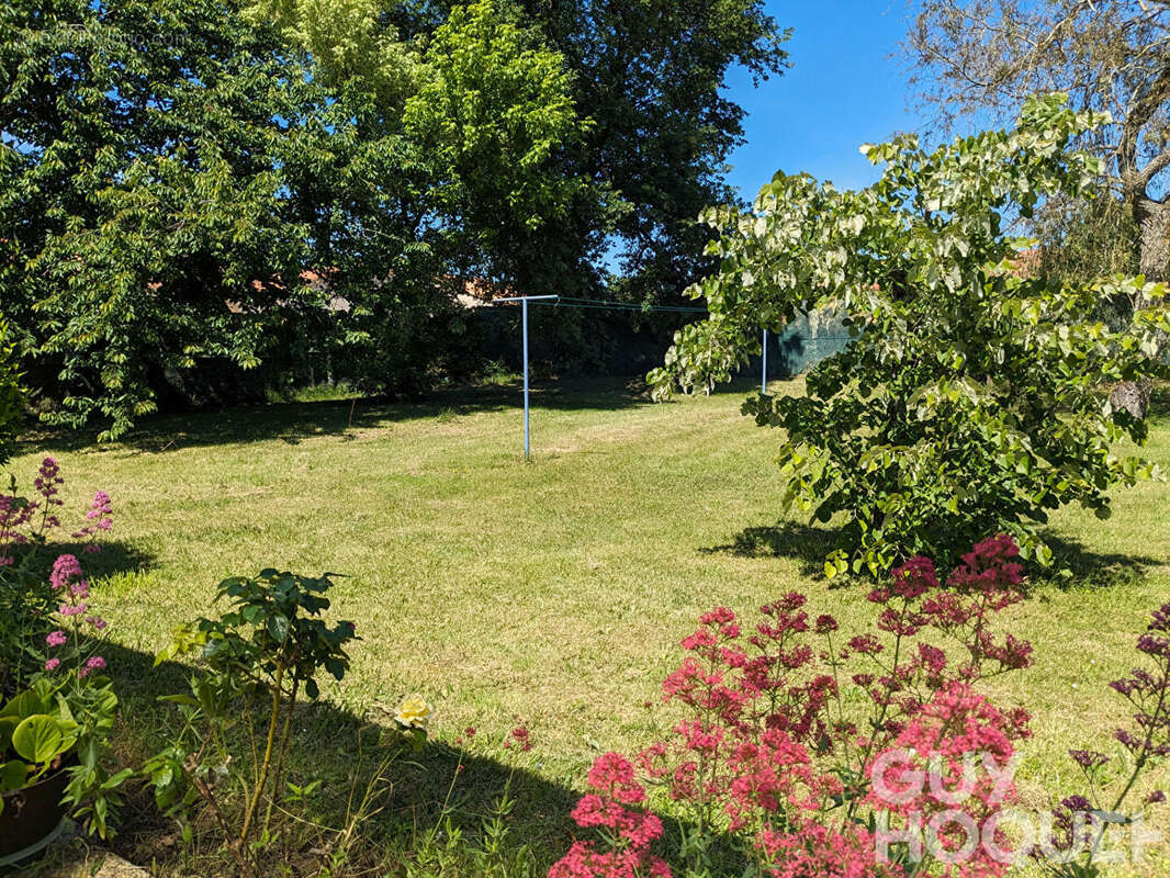 Maison à FONTAINE-LE-COMTE