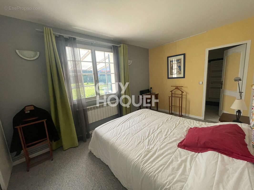 Maison à FONTAINE-LE-COMTE