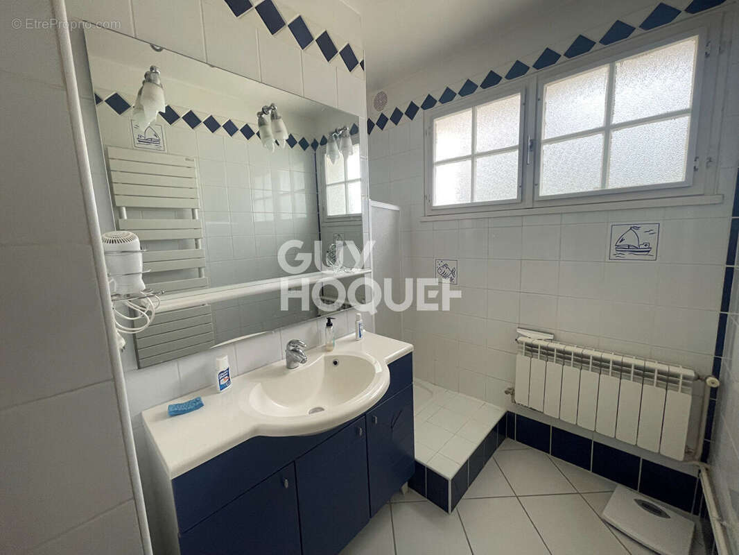 Maison à FONTAINE-LE-COMTE