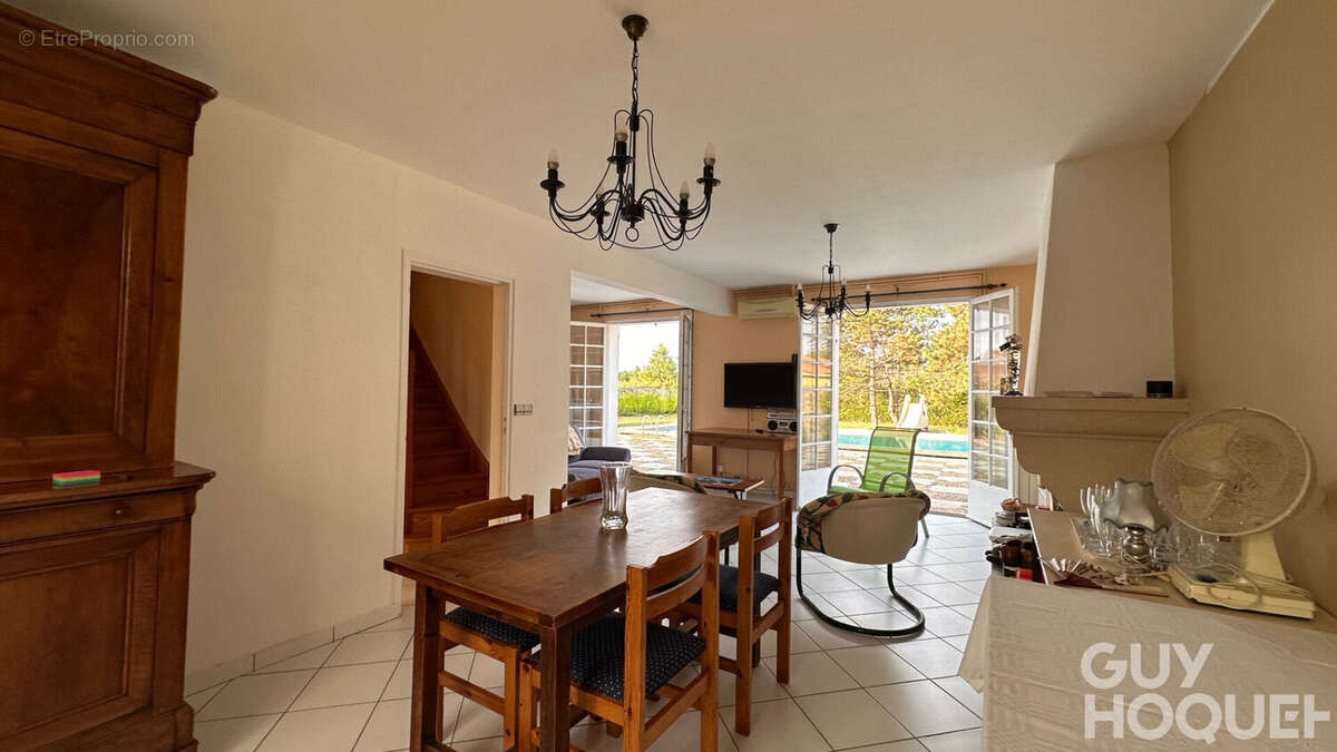 Maison à FONTAINE-LE-COMTE