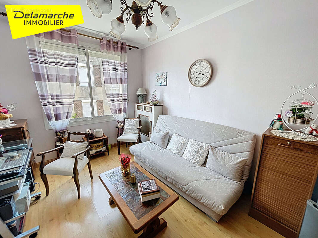 Maison à DONVILLE-LES-BAINS