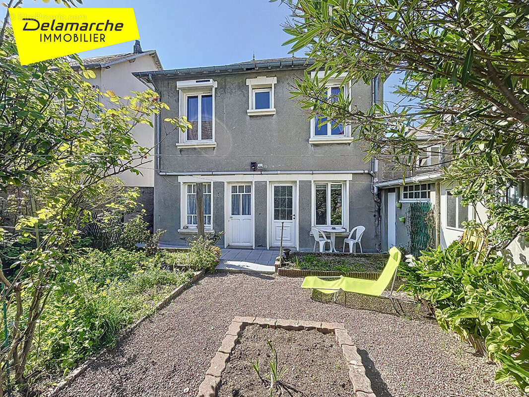 Maison à DONVILLE-LES-BAINS