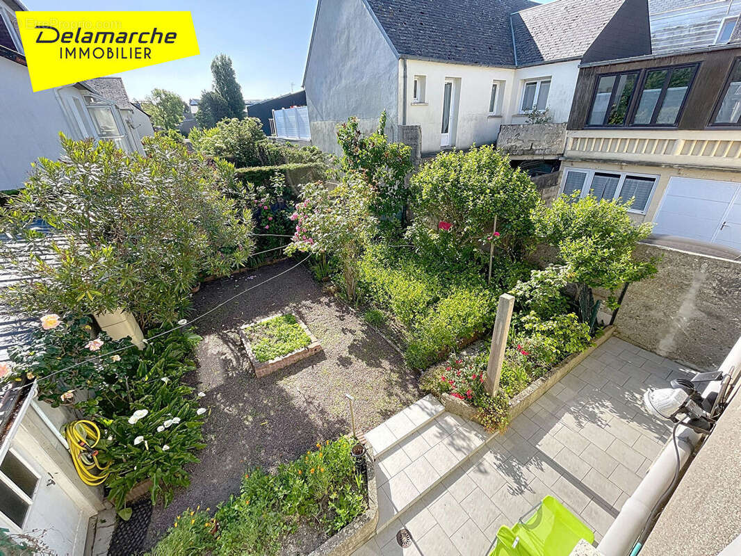 Maison à DONVILLE-LES-BAINS