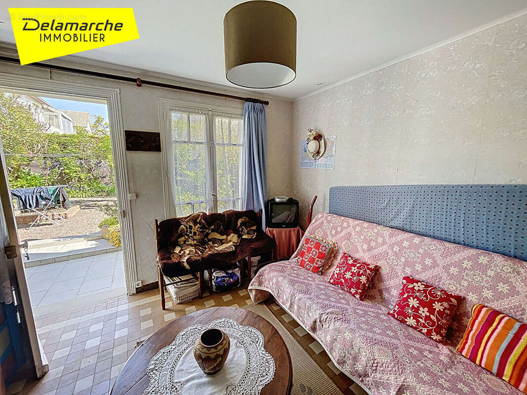 Maison à DONVILLE-LES-BAINS