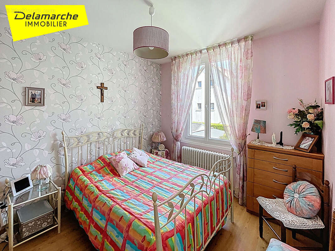 Maison à DONVILLE-LES-BAINS