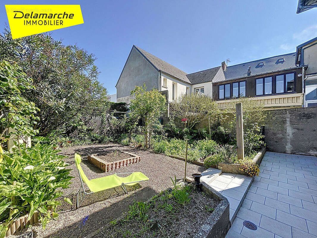 Maison à DONVILLE-LES-BAINS