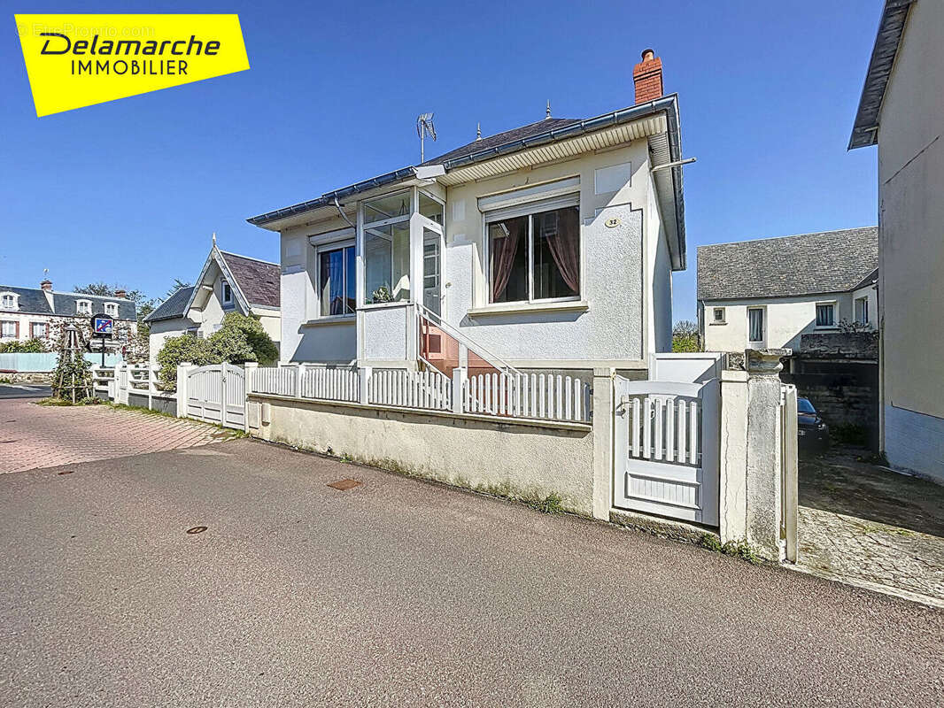 Maison à DONVILLE-LES-BAINS