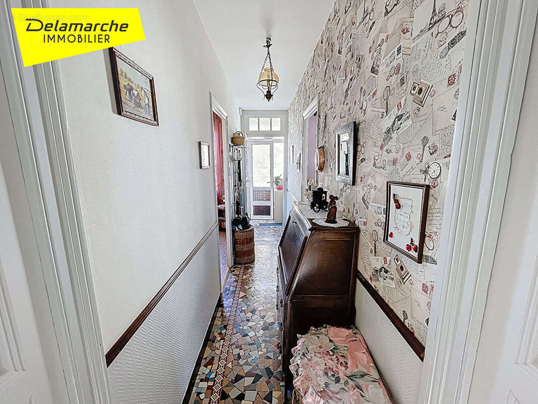 Maison à DONVILLE-LES-BAINS