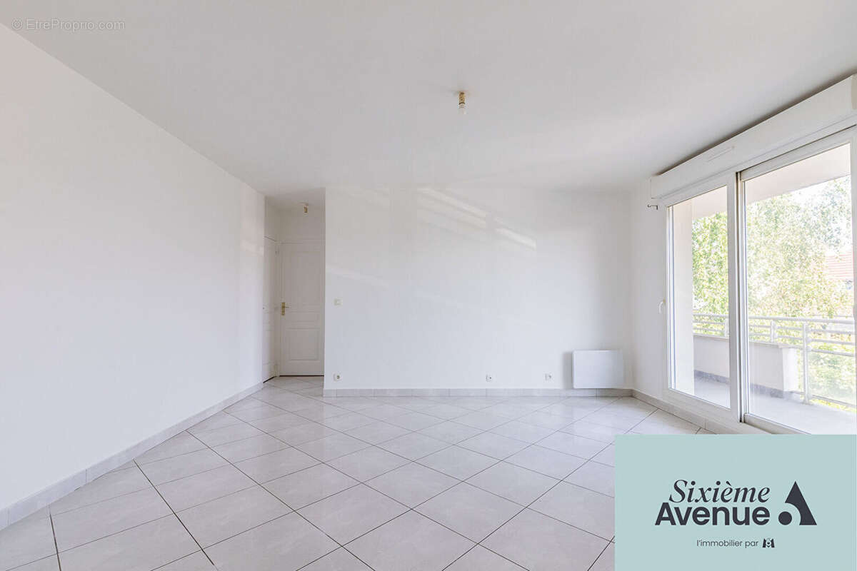 Appartement à CHILLY-MAZARIN