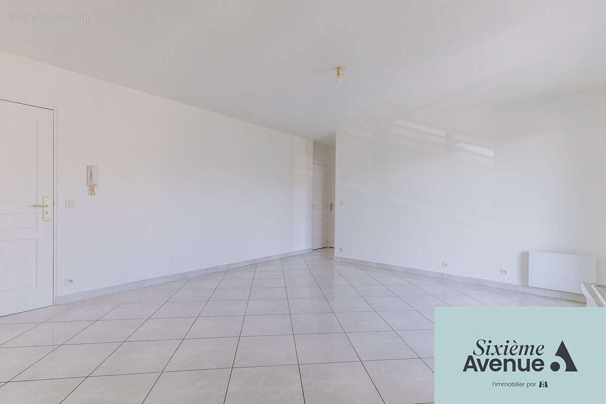 Appartement à CHILLY-MAZARIN