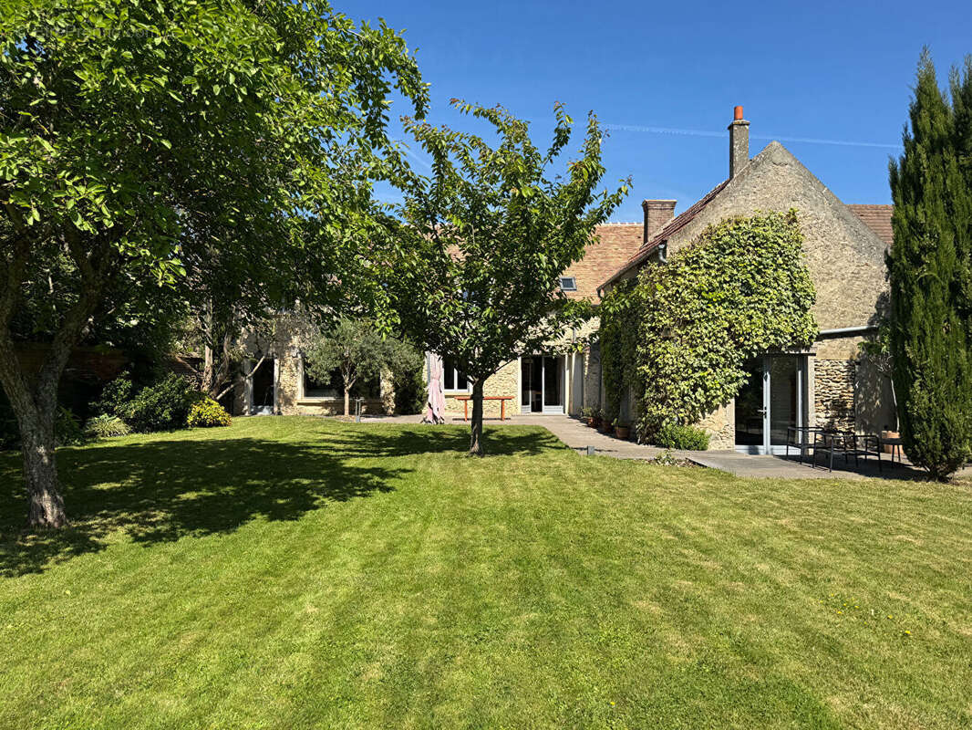 Maison à MONTFORT-L'AMAURY