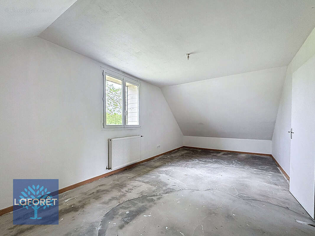 Maison à FOUGEROLLES-DU-PLESSIS