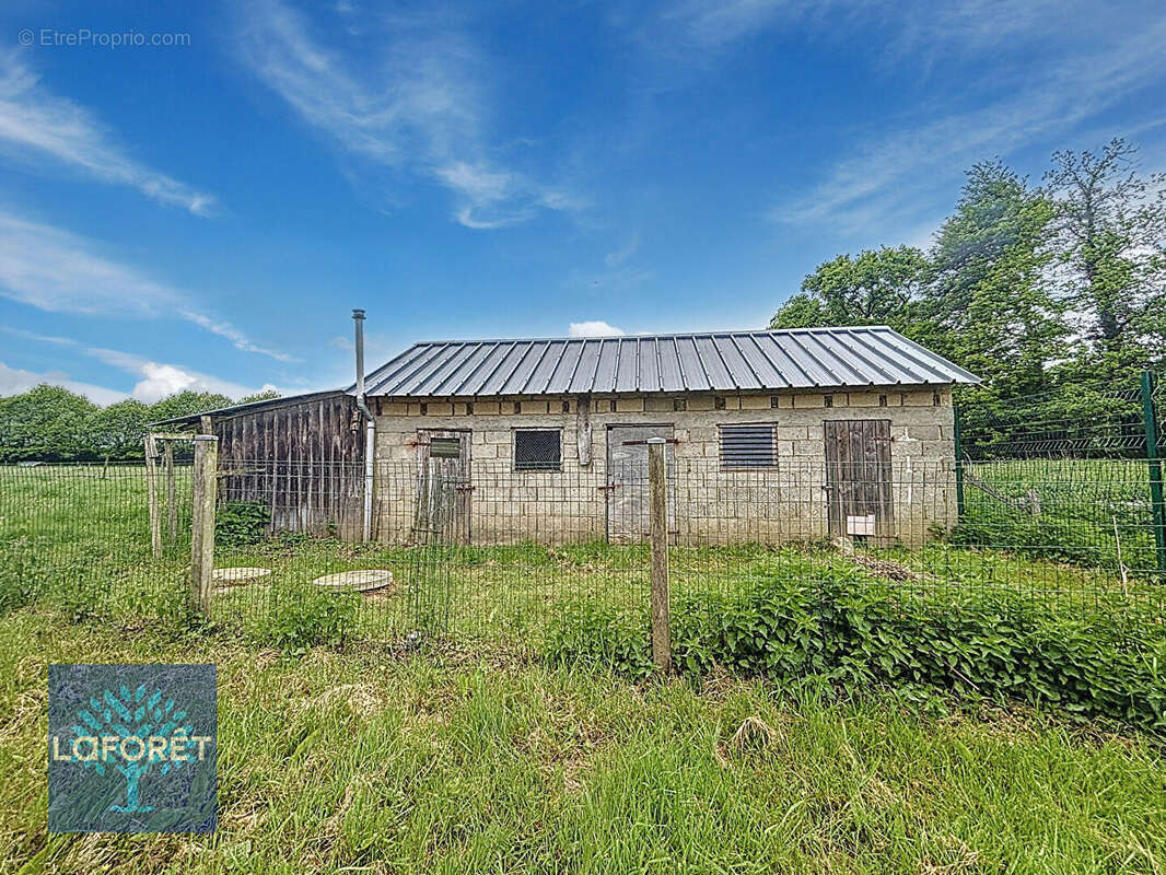 Maison à FOUGEROLLES-DU-PLESSIS