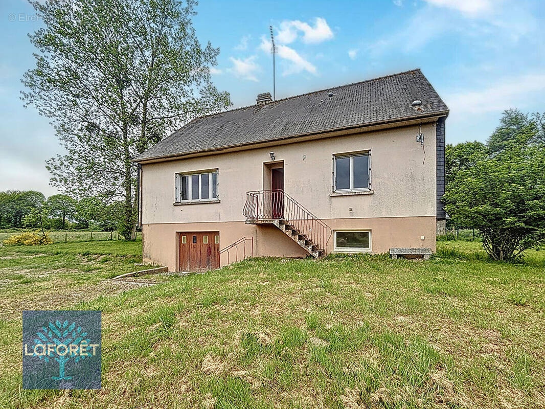 Maison à FOUGEROLLES-DU-PLESSIS