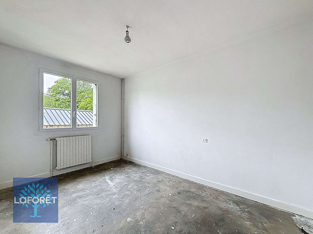 Maison à FOUGEROLLES-DU-PLESSIS