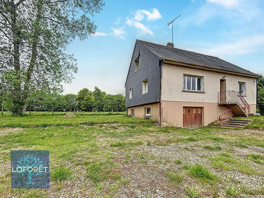 Maison à FOUGEROLLES-DU-PLESSIS