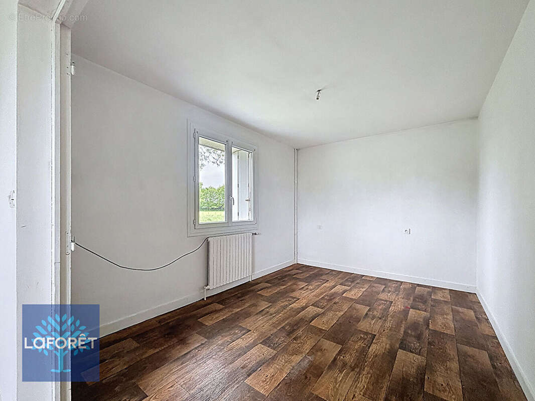 Maison à FOUGEROLLES-DU-PLESSIS